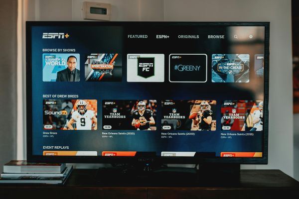 Découvrez les meilleures options pour regarder des chaînes TV en direct en ligne